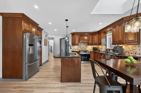 84 Loon Avenue Barrie ON L4N 8V9