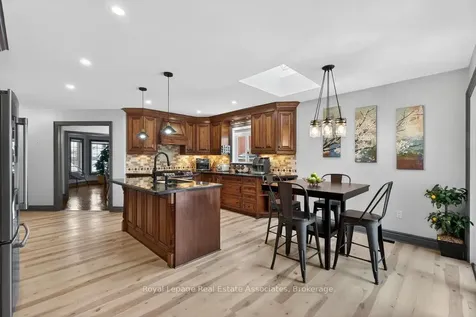 84 Loon Avenue Barrie ON L4N 8V9