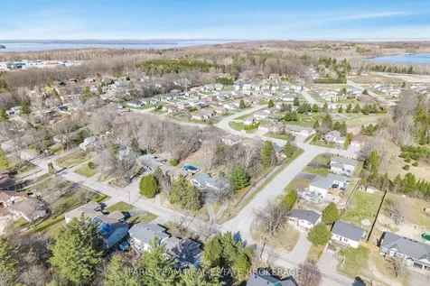 257 Church Street Penetanguishene ON L9M 1G6