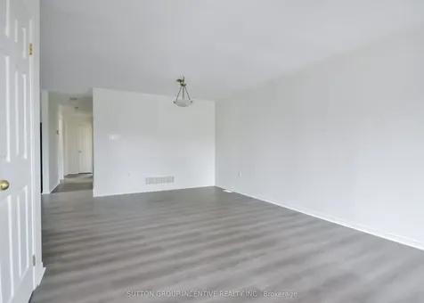 42 Hanmer Street E Barrie ON L4M 6V1
