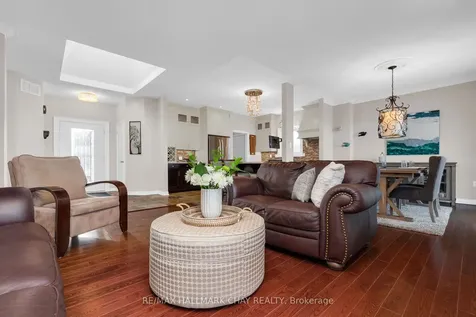 37 Brookfield Crescent Barrie ON L4N 9R6