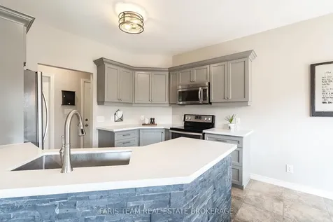 53 Boyd Crescent Oro-medonte ON L0K 1N0
