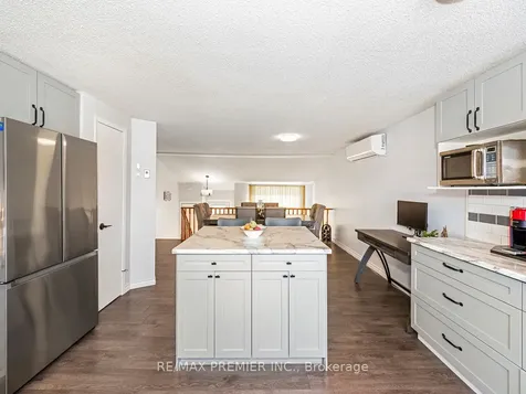 203 Burns Circle Barrie ON L4N 6A5
