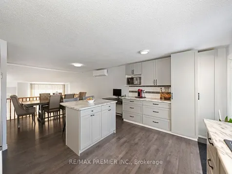 203 Burns Circle Barrie ON L4N 6A5