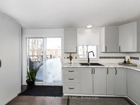 203 Burns Circle Barrie ON L4N 6A5