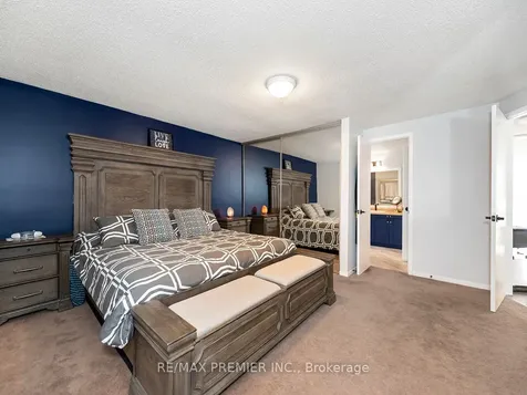 203 Burns Circle Barrie ON L4N 6A5