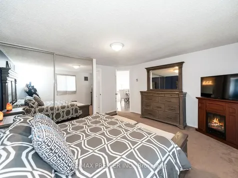 203 Burns Circle Barrie ON L4N 6A5