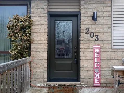 203 Burns Circle Barrie ON L4N 6A5