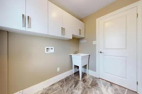 61 Mcisaac Drive Springwater ON L4M 4S4