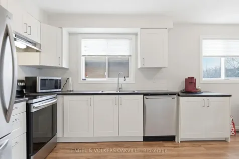 30 Porritt Street Barrie ON L4N 6Y3