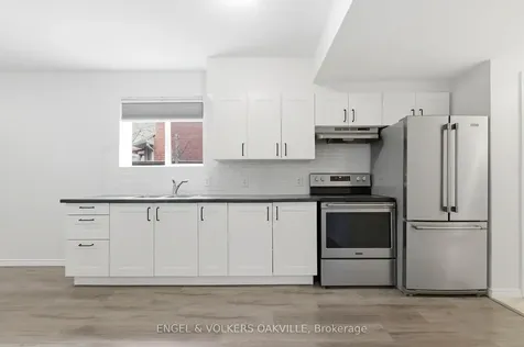 30 Porritt Street Barrie ON L4N 6Y3