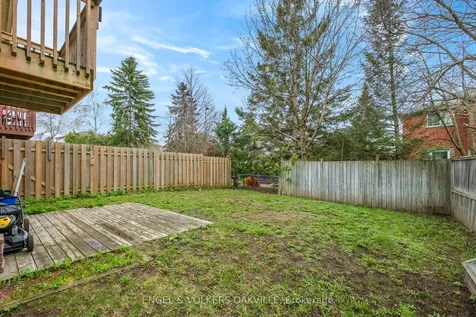 30 Porritt Street Barrie ON L4N 6Y3