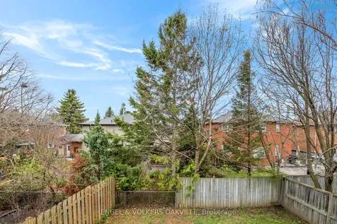 30 Porritt Street Barrie ON L4N 6Y3