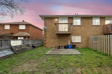 30 Porritt Street Barrie ON L4N 6Y3