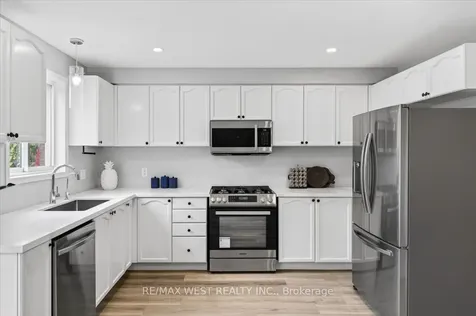 51 Stanley Street Barrie ON L4M 6V3