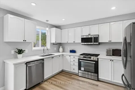 51 Stanley Street Barrie ON L4M 6V3