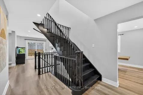 51 Stanley Street Barrie ON L4M 6V3