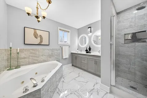 51 Stanley Street Barrie ON L4M 6V3