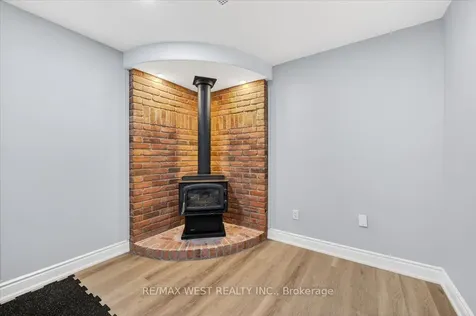 51 Stanley Street Barrie ON L4M 6V3