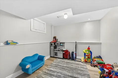 51 Stanley Street Barrie ON L4M 6V3