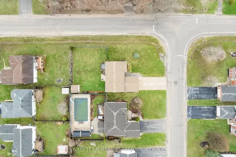 2 Sheffcote Street Penetanguishene ON L9M 1W1