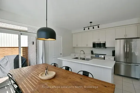 48 Mclean Avenue Collingwood ON L9Y 3Z6