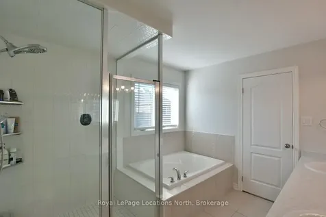 48 Mclean Avenue Collingwood ON L9Y 3Z6