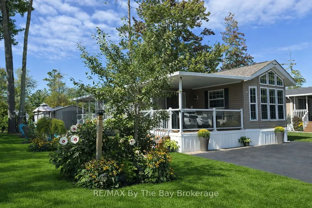 10 White Pines Trail Wasaga Beach ON L9Z 1X7