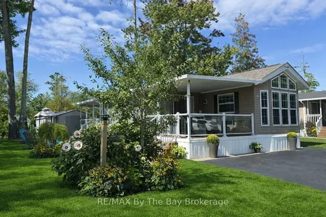 10 White Pines Trail Wasaga Beach ON L9Z 1X7