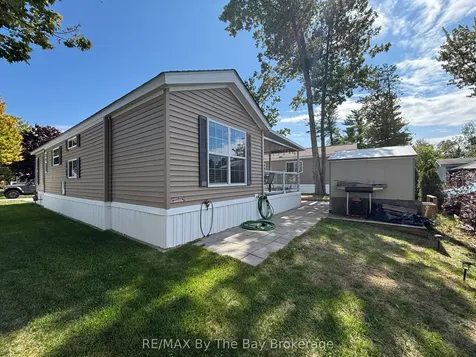 10 White Pines Trail Wasaga Beach ON L9Z 1X7