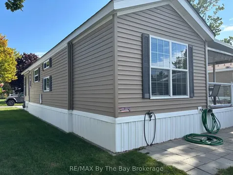 10 White Pines Trail Wasaga Beach ON L9Z 1X7