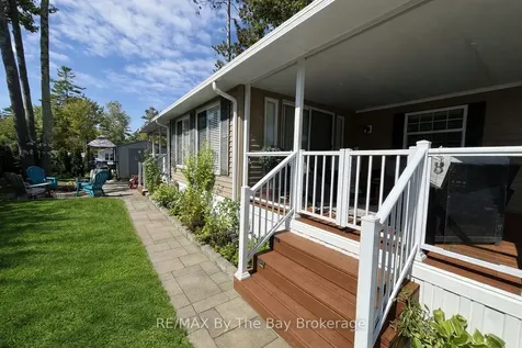 10 White Pines Trail Wasaga Beach ON L9Z 1X7