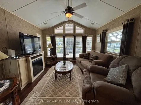 10 White Pines Trail Wasaga Beach ON L9Z 1X7