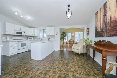 38 Kentucky Avenue Wasaga Beach ON L9Z 3A8