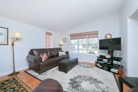 38 Kentucky Avenue Wasaga Beach ON L9Z 3A8