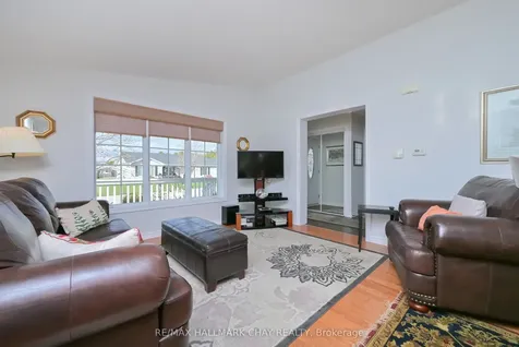38 Kentucky Avenue Wasaga Beach ON L9Z 3A8