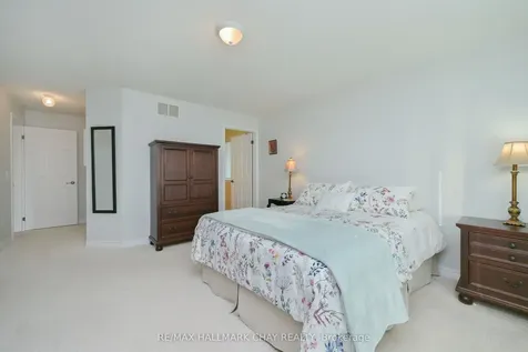 38 Kentucky Avenue Wasaga Beach ON L9Z 3A8