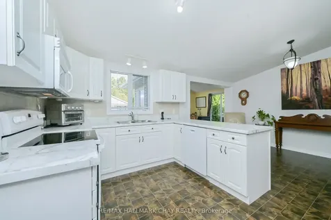 38 Kentucky Avenue Wasaga Beach ON L9Z 3A8