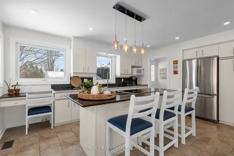 103 Rodney Street Barrie ON L4M 4C2