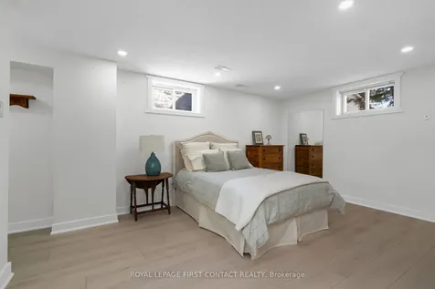 103 Rodney Street Barrie ON L4M 4C2