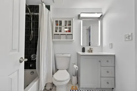94 Lee Crescent Barrie ON L4N 9Z1