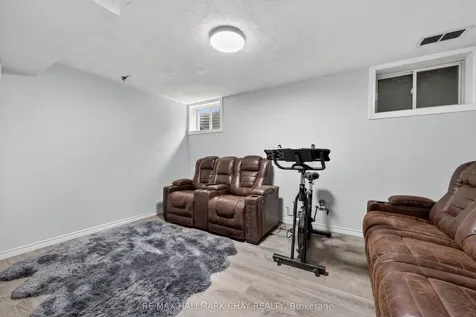 94 Lee Crescent Barrie ON L4N 9Z1