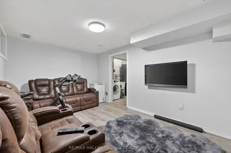 94 Lee Crescent Barrie ON L4N 9Z1