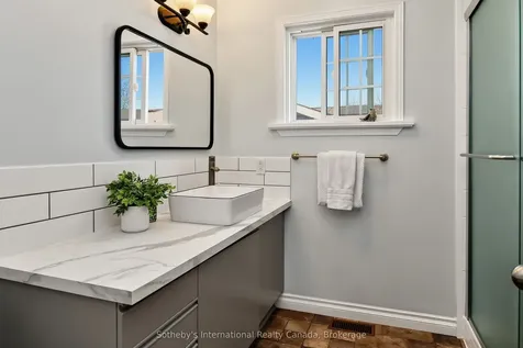 224 Beech Street Clearview ON L0M 1S0