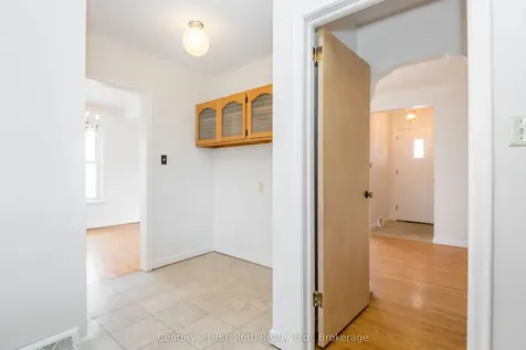 32 Dalton Crescent N Orillia ON L3V 5J5