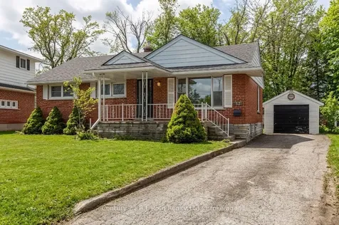 32 Dalton Crescent N Orillia ON L3V 5J5