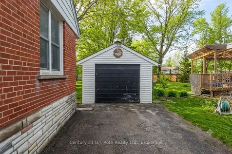 32 Dalton Crescent N Orillia ON L3V 5J5