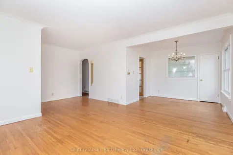 32 Dalton Crescent N Orillia ON L3V 5J5