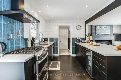 169 Bayview Avenue E Tay ON L0K 1R0