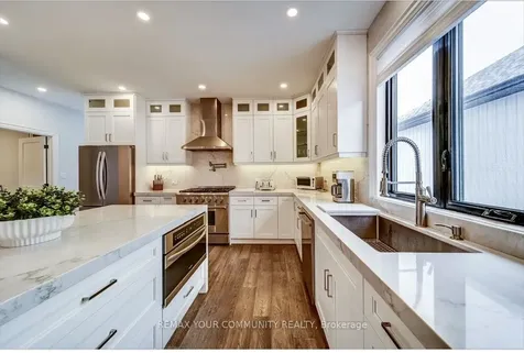 140 58th Street S Wasaga Beach ON L9Z 2Z1